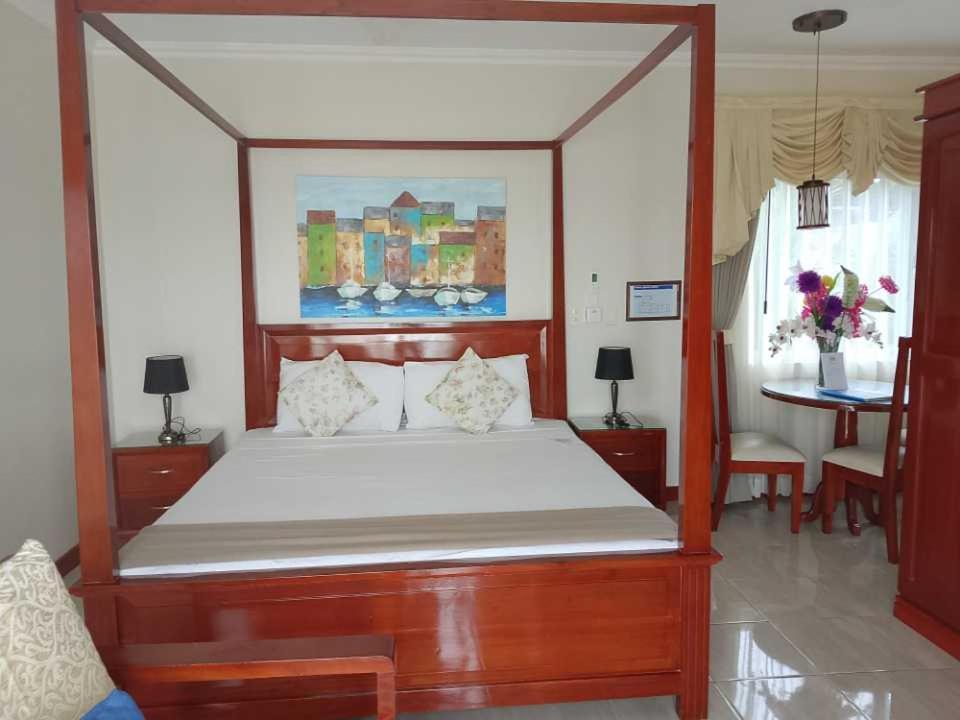 Ocean Breeze Resort Toledo Kültér fotó